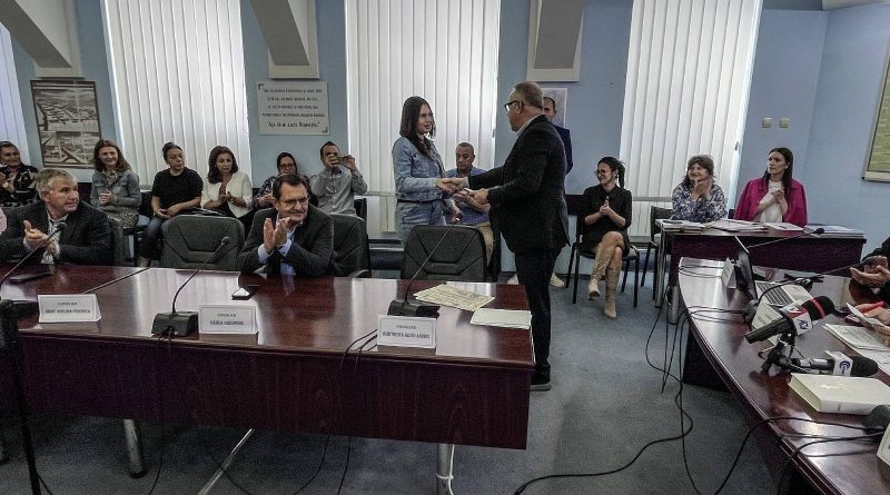 Șase elevi (toți de la ”Maiorescu”) au fost premiați de Consiliul local. Care a fost motivul?