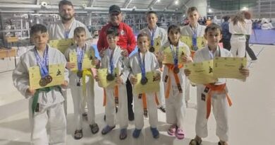 Nouă sportivi au adus alte 16 medalii în palmaresul clubului Aquila