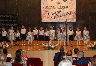 Participare-record la Festivalul ”Glasuri cristaline”: peste 1.600 de copii