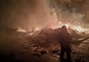 O mână criminală a declanșat un incendiu devastator într-un depozit de deșeuri