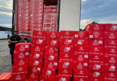 Lovitură dură aplicată contrabandiștilor: peste 200.000 de pachete de țigări găsite într-un camion, la Giurgiu