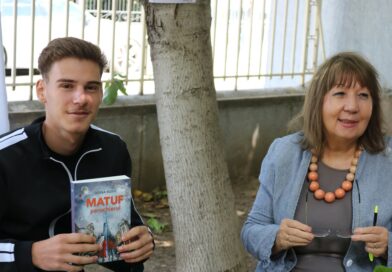 Lansare de carte cu public numeros la Biblioteca Județeană